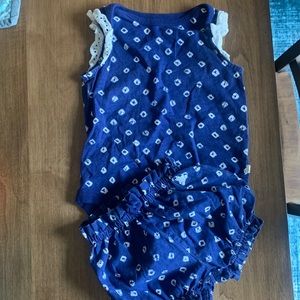 Navy and White baby Gap Bodysuit and Shorts Set